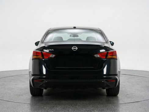 Used 2025 Nissan Altima 2.5 SV FWD image 7