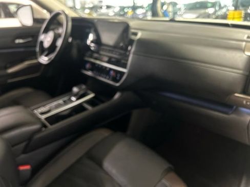 Used 2024 Nissan Pathfinder Platinum AWD/4WD image 36
