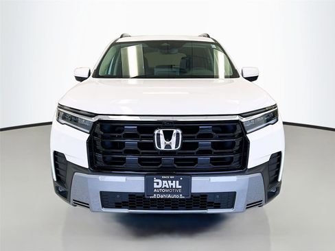 New 2026 Honda Pilot Touring image 2