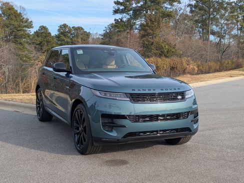 New 2026 Land Rover Range Rover Sport SE image 3
