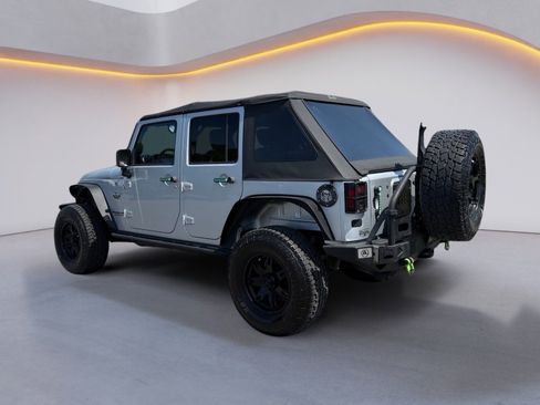 Used 2012 Jeep Wrangler Unlimited Rubicon AWD/4WD image 5