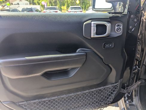 Used 2020 Jeep Gladiator Mojave AWD/4WD image 11