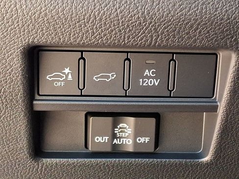 Used 2025 Lexus GX 550 w/ Accessory Package (2T) AWD/4WD image 28