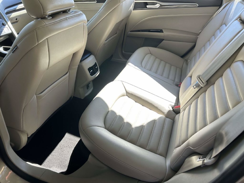 Used 2019 Ford Fusion SEL FWD image 9