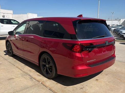 Used 2023 Honda Odyssey Sport image 4
