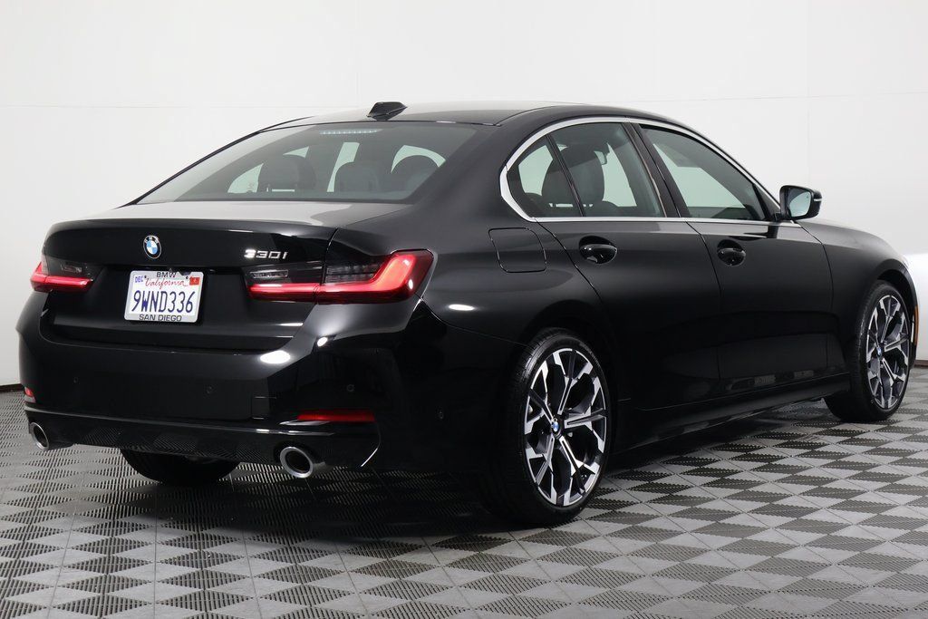 Certified 2026 BMW 330i Sedan w/ Convenience Package RWD image 4