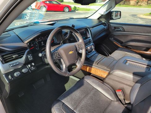 Used 2018 Chevrolet Tahoe Premier AWD/4WD image 5