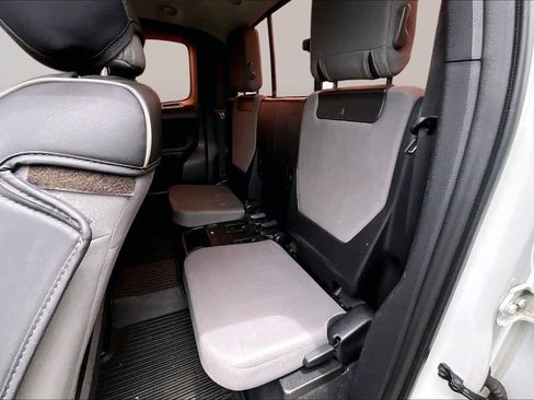 Used 2016 Toyota Tacoma SR w/ SR Convenience Package RWD image 19