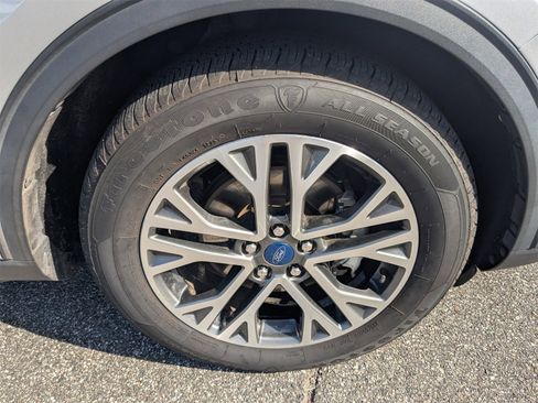 Used 2020 Ford Escape SEL image 11