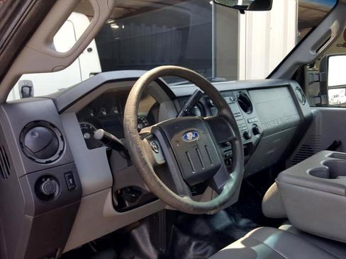 Used 2012 Ford F250 XL image 11