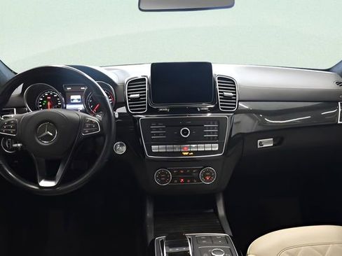 Used 2018 Mercedes-Benz GLS 550 4MATIC image 5