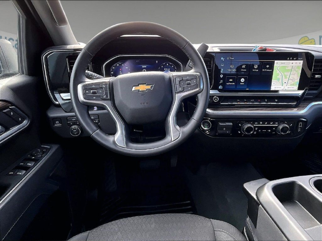 Used 2026 Chevrolet Silverado 1500 LT AWD/4WD image 17