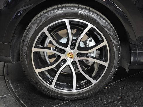 Used 2019 Porsche Cayenne Turbo image 29