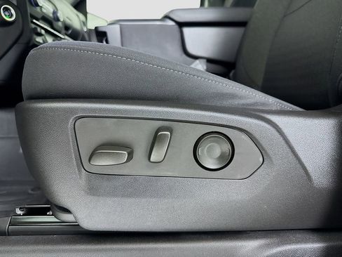 Used 2023 Chevrolet Silverado 1500 Custom image 16