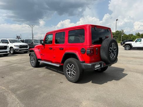 Used 2025 Jeep Wrangler Unlimited Sahara AWD/4WD image 5