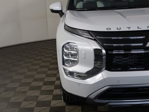 New 2026 Mitsubishi Outlander SE image 15