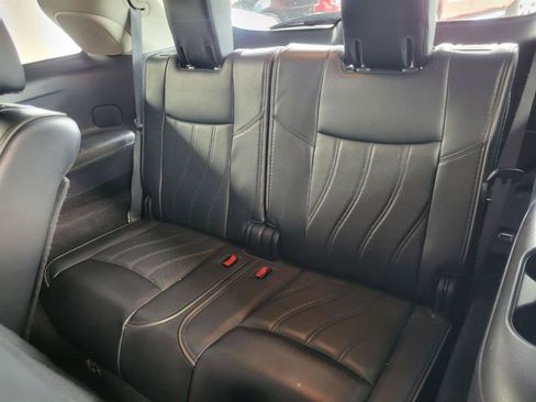 Used 2013 INFINITI JX35 AWD w/ Premium Pkg image 8