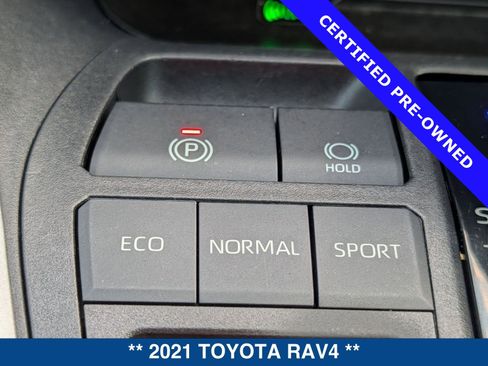 Used 2021 Toyota RAV4 LE image 30