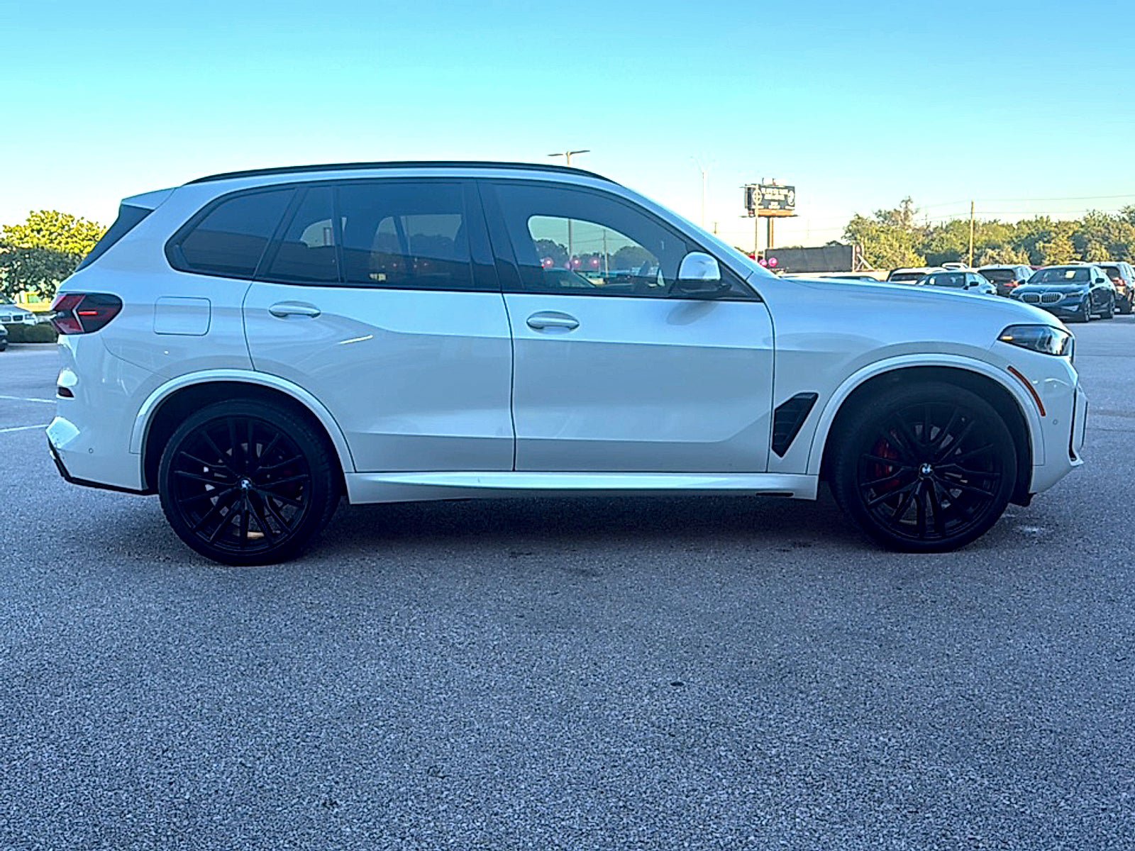 Used 2024 BMW X5 sDrive40i w/ M Sport Package RWD image 5
