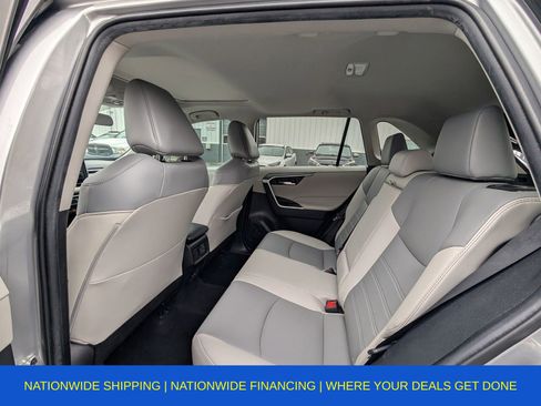 Used 2021 Toyota RAV4 XLE Premium image 22
