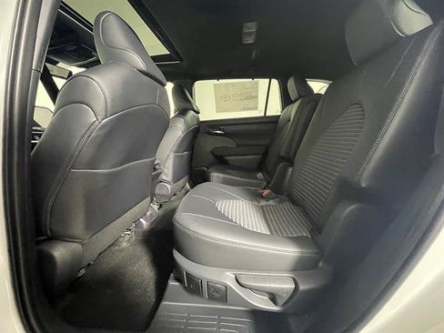 New 2026 Toyota Highlander XSE AWD/4WD image 11