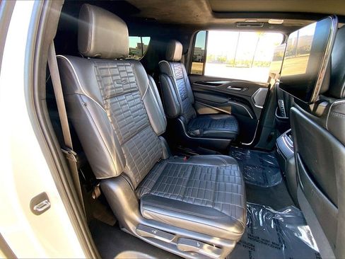 Certified 2024 Cadillac Escalade ESV V w/ LPO, ONYX Package image 19