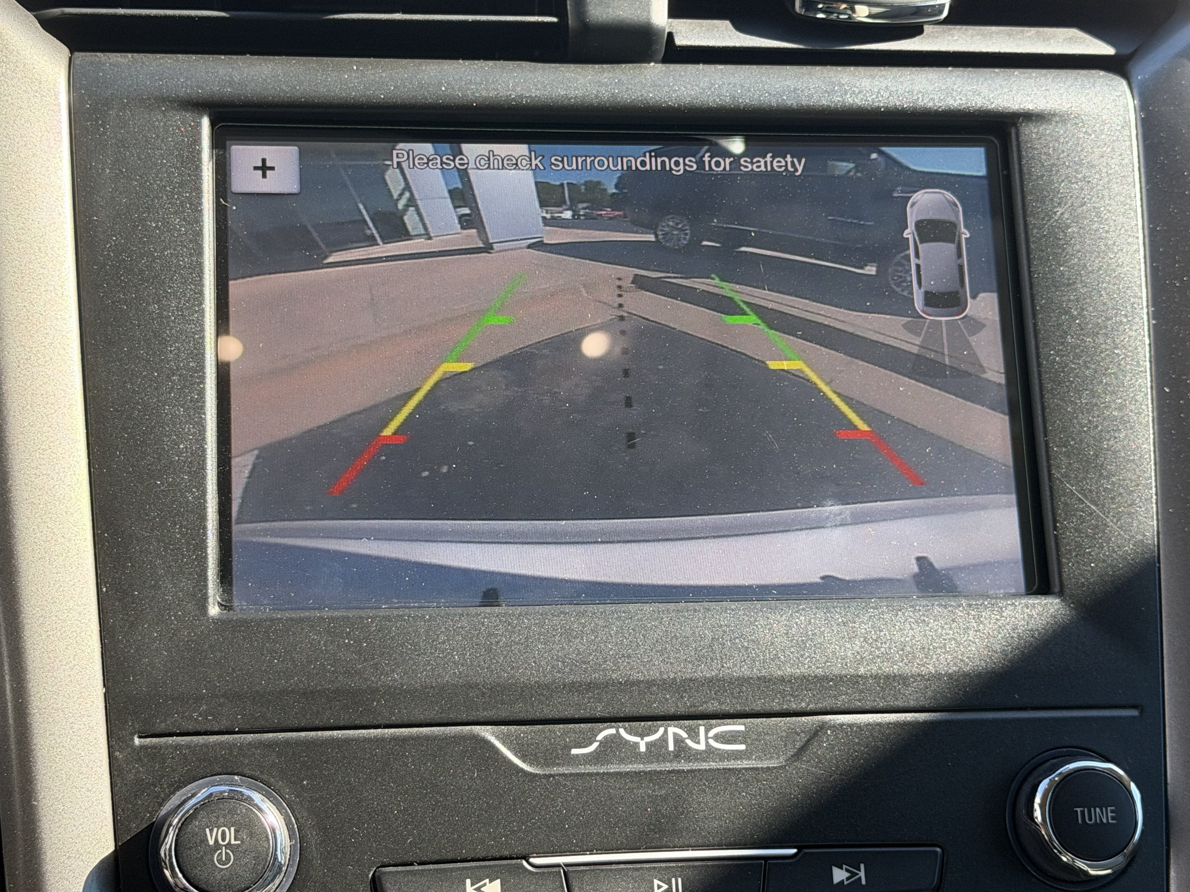 Used 2019 Ford Fusion SE FWD image 25