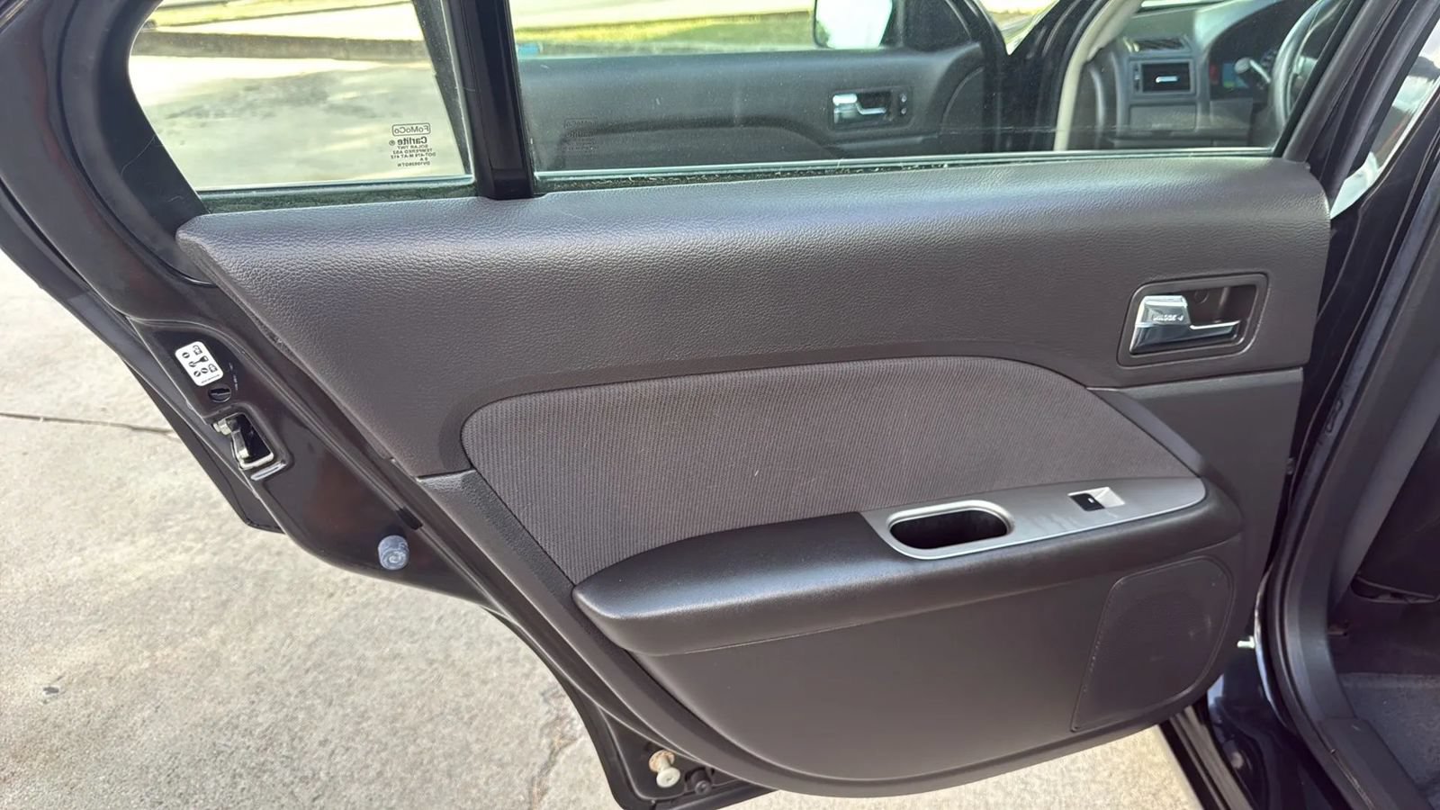 Used 2010 Ford Fusion Hybrid FWD image 11