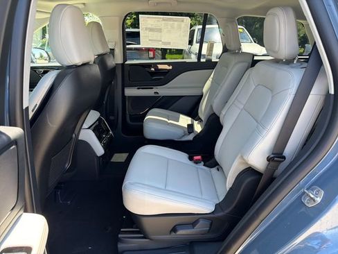 New 2026 Lincoln Aviator AWD image 14