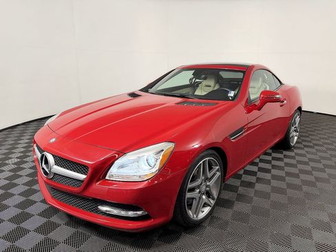 Used 2015 Mercedes-Benz SLK 250 image 2