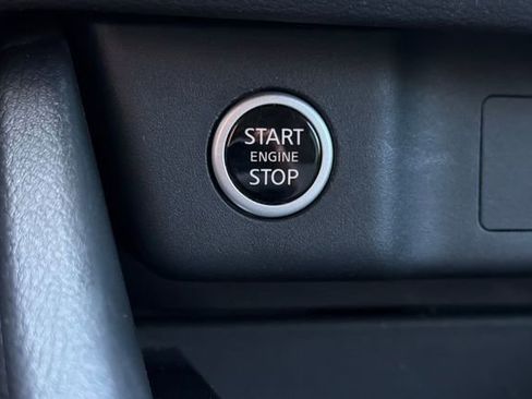 Used 2023 Nissan Rogue SV FWD image 25