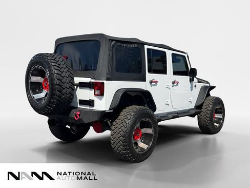 Used 2016 Jeep Wrangler Unlimited Rubicon w/ Connectivity Group AWD/4WD image 5