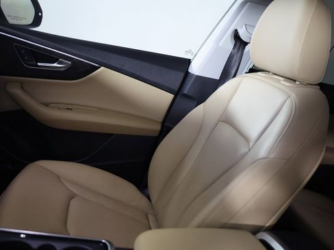 Used 2019 Audi Q8 Prestige image 35