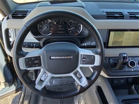 Used 2023 Land Rover Defender 110 X-Dynamic SE image 10