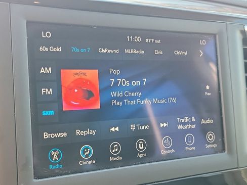 Used 2019 Chrysler Pacifica Touring-L FWD image 27