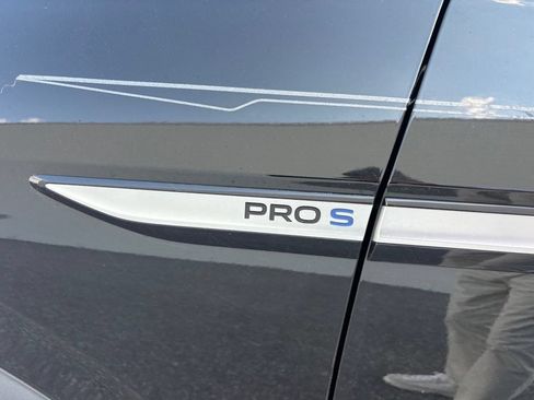 Used 2021 Volkswagen ID.4 Pro S RWD image 9