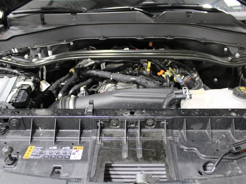 Used 2025 Ford Explorer ST-Line w/ ST-Line Street Pack AWD/4WD image 40