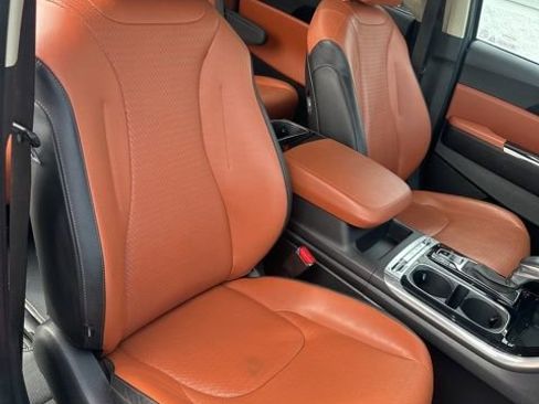 Used 2024 Kia Carnival SX Prestige FWD image 30