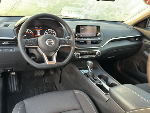 Used 2022 Nissan Altima 2.5 S FWD image 16