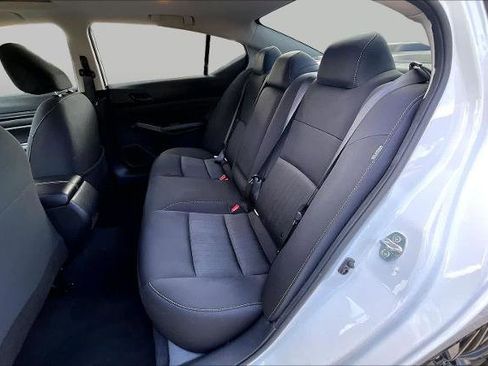 Certified 2024 Nissan Altima 2.5 SV w/ SV Premium Package FWD image 20