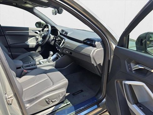 New 2025 Audi Q3 2.0T Premium image 12