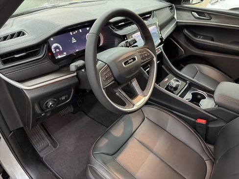 New 2026 Jeep Grand Cherokee Limited w/ Limited Altitude Package RWD image 34