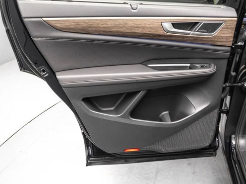 Certified 2025 Volkswagen Atlas SEL Premium R-Line image 28