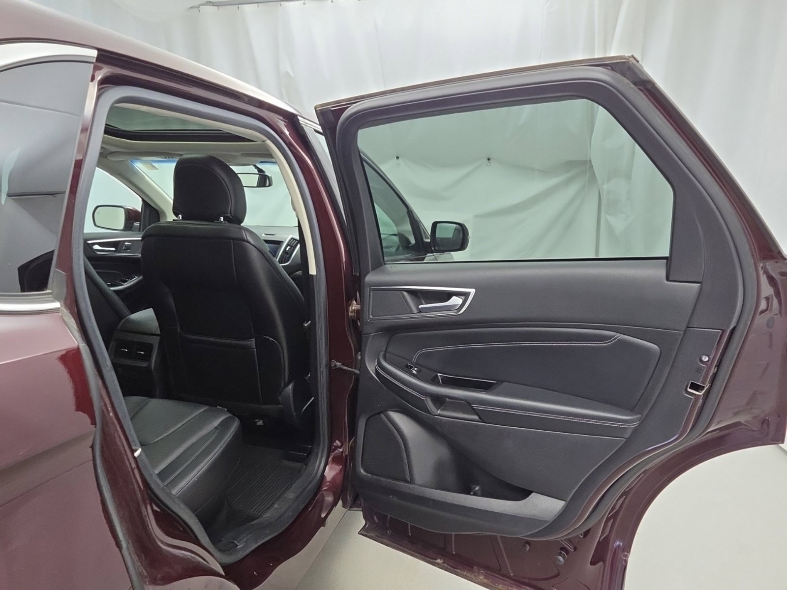 Used 2017 Ford Edge Titanium w/ Equipment Group 301A AWD/4WD image 37