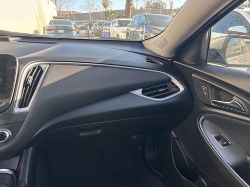 Used 2024 Chevrolet Malibu LT image 37
