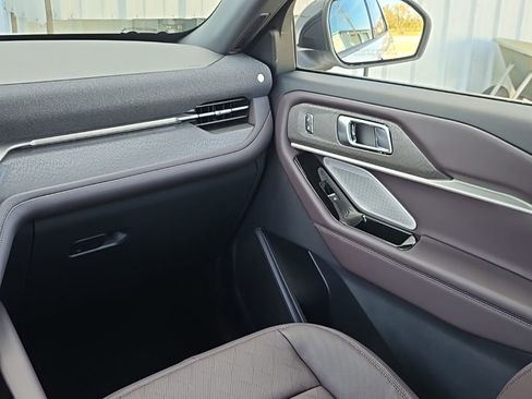 New 2026 Ford Explorer Platinum image 24
