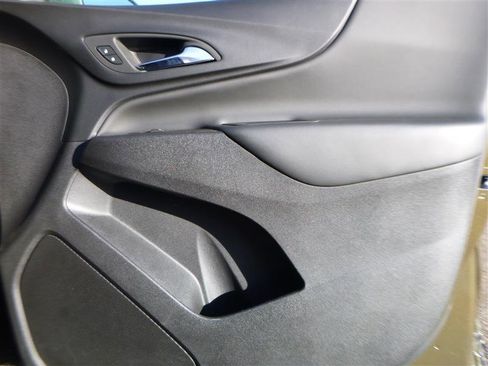 Used 2024 Chevrolet Equinox LT image 17