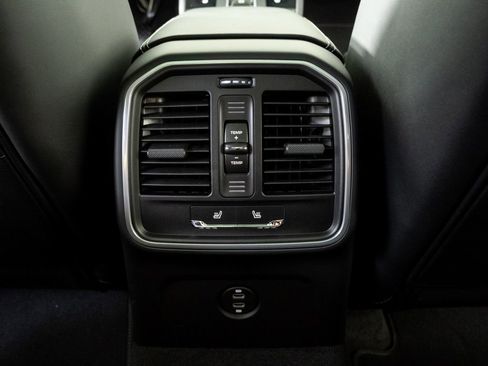 New 2026 Porsche Macan S image 21