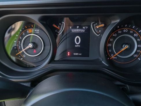 Used 2025 Jeep Wrangler Unlimited Sport AWD/4WD image 17