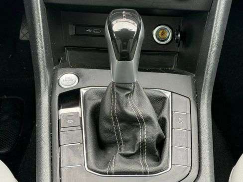 Used 2022 Volkswagen Taos SE w/ IQ.Drive SE Package image 16